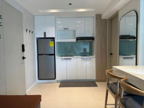 Dazzling fully furnished unit BGC w Pool